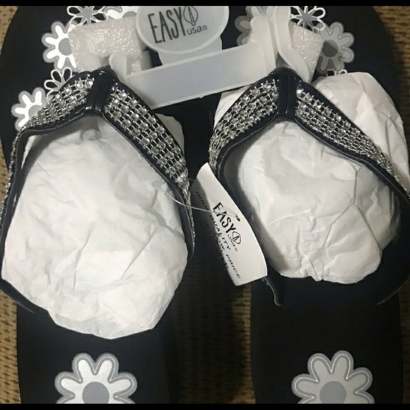🌸cute n comfy floral flip flops🌸 - Picture 5 of 8